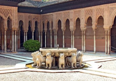 Patio de los leones (Alhambra de Granada)