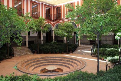 Claustro del Hospital de los Venerables