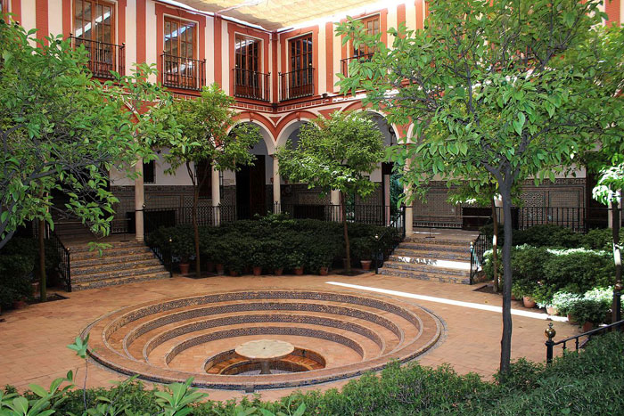 Claustro del Hospital de los Venerables