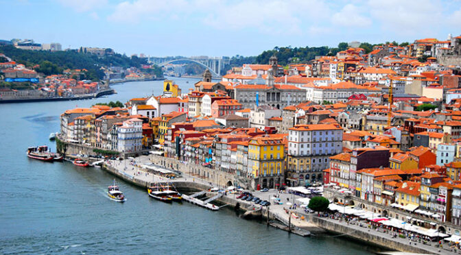 Vista panorámica de Oporto (Portugal)